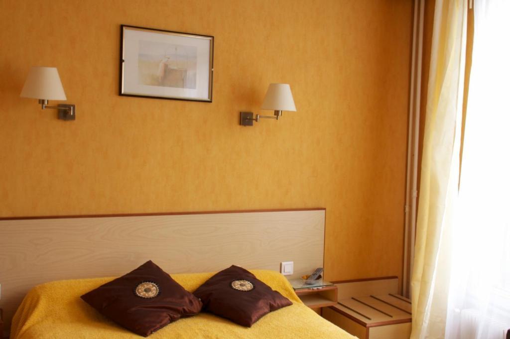 Hotel Paris Voltaire Room photo